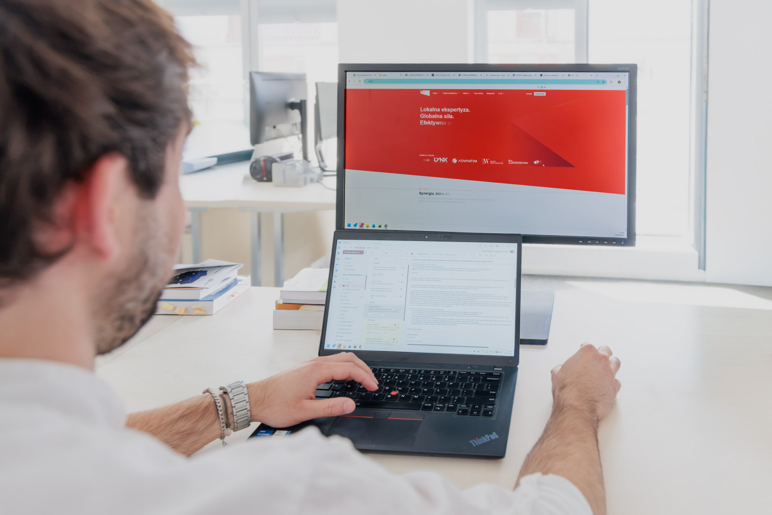 13 sierpnia 2026 roku odbył się bezpłatny webinar dla członków Izby Gospodarczej Hotelarstwa Polskiego z cyklu „Webinar z ekspertem", zatytułowany „Nowe kompetencje PIP i przejrzystość wynagrodzeń w branży hotelarskiej. Jak przygotować firmę i ograniczyć ryzyka?", który poprowadzili Jan Mikołaj Zimny i Oskar Sobański.